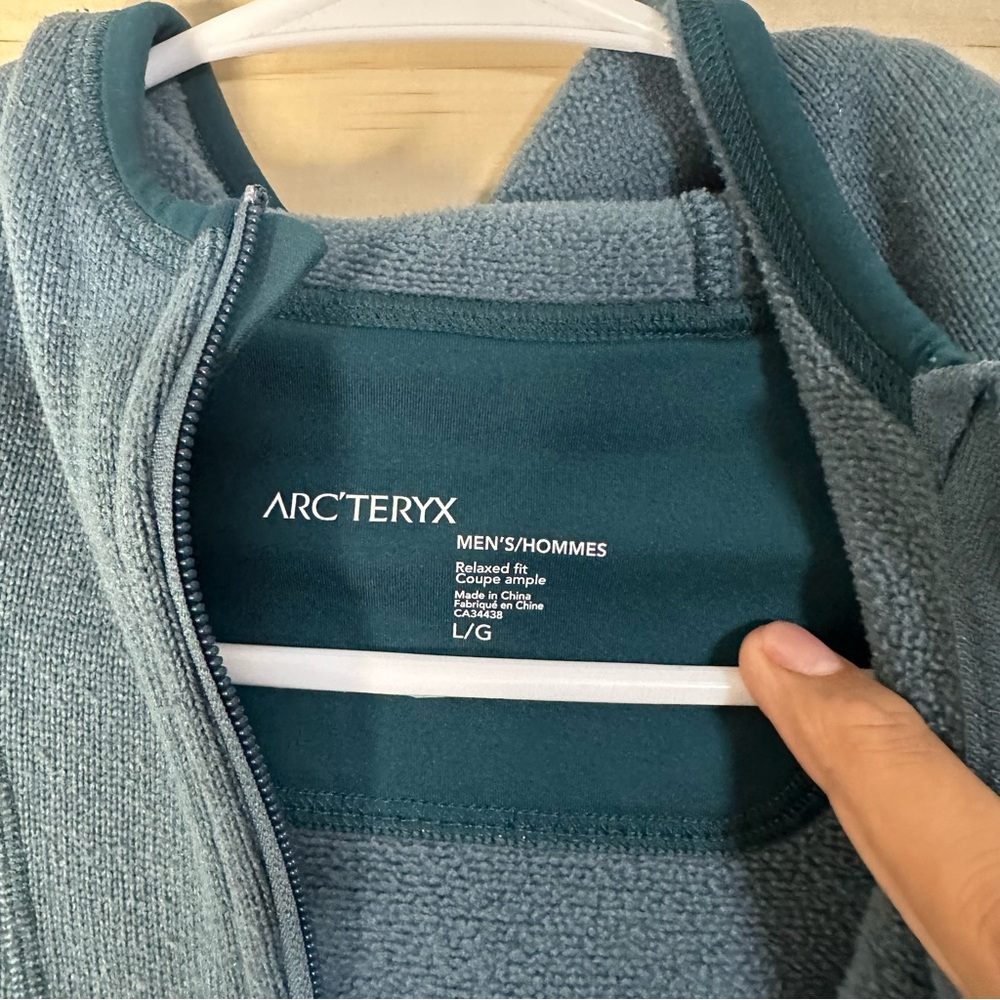 Arc`teryx Covert Cardigan Fleece Jacket LARGE Men's Outdoor Gorpcore Hiking Warm - Picture 2 of 12